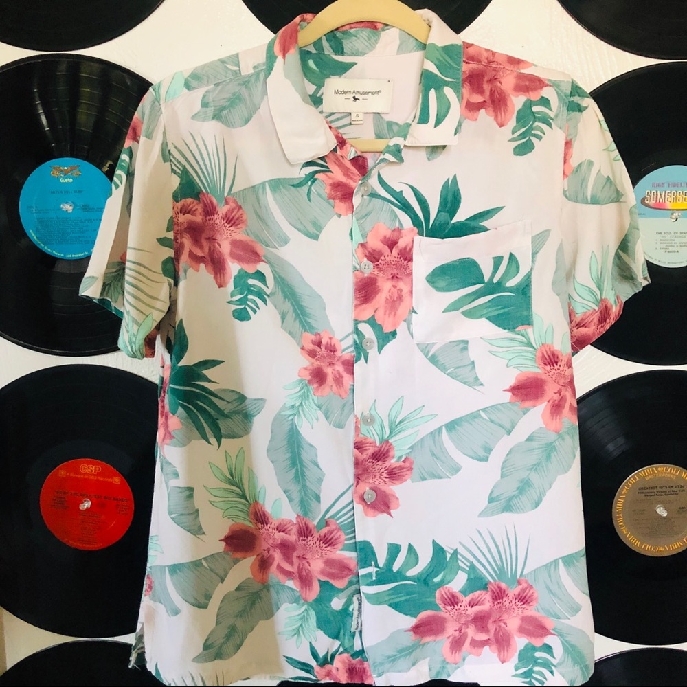 Button Up - Picture 4 of 5